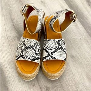Cute sandals with buckle ankle strap, Size 5.5